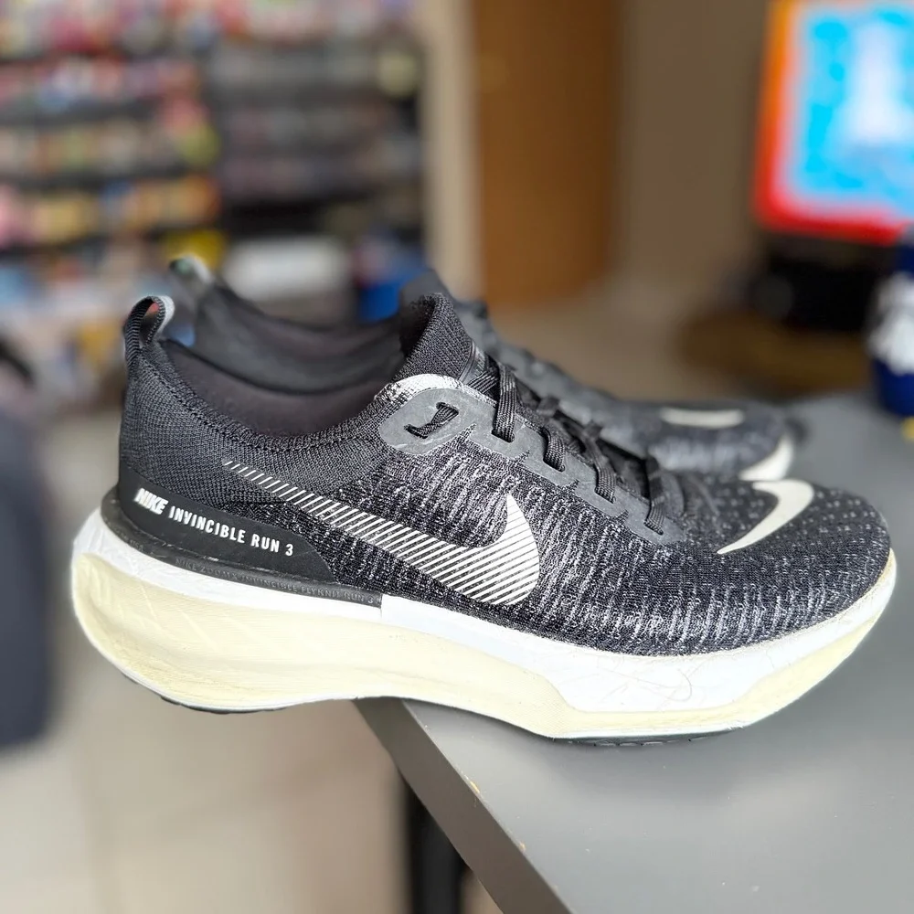 Nike Invincible Run 3 Womens 10 Black White ZoomX Running Shoes DR2660-001